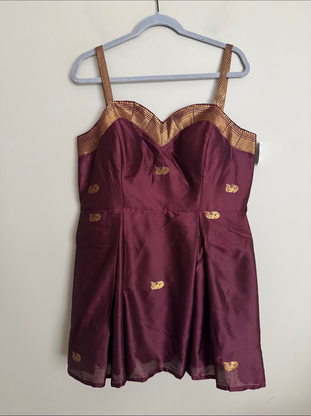 Nwot- Gianna Fit & Flare Silk Dress Holichic, Maroon & Gold, Size Xl — image 6 of 8